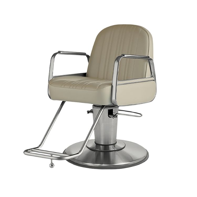 Cadilla frisörstol från Takara Belmont i beige klädsel med kromad stomme och integrerat fotstöd.